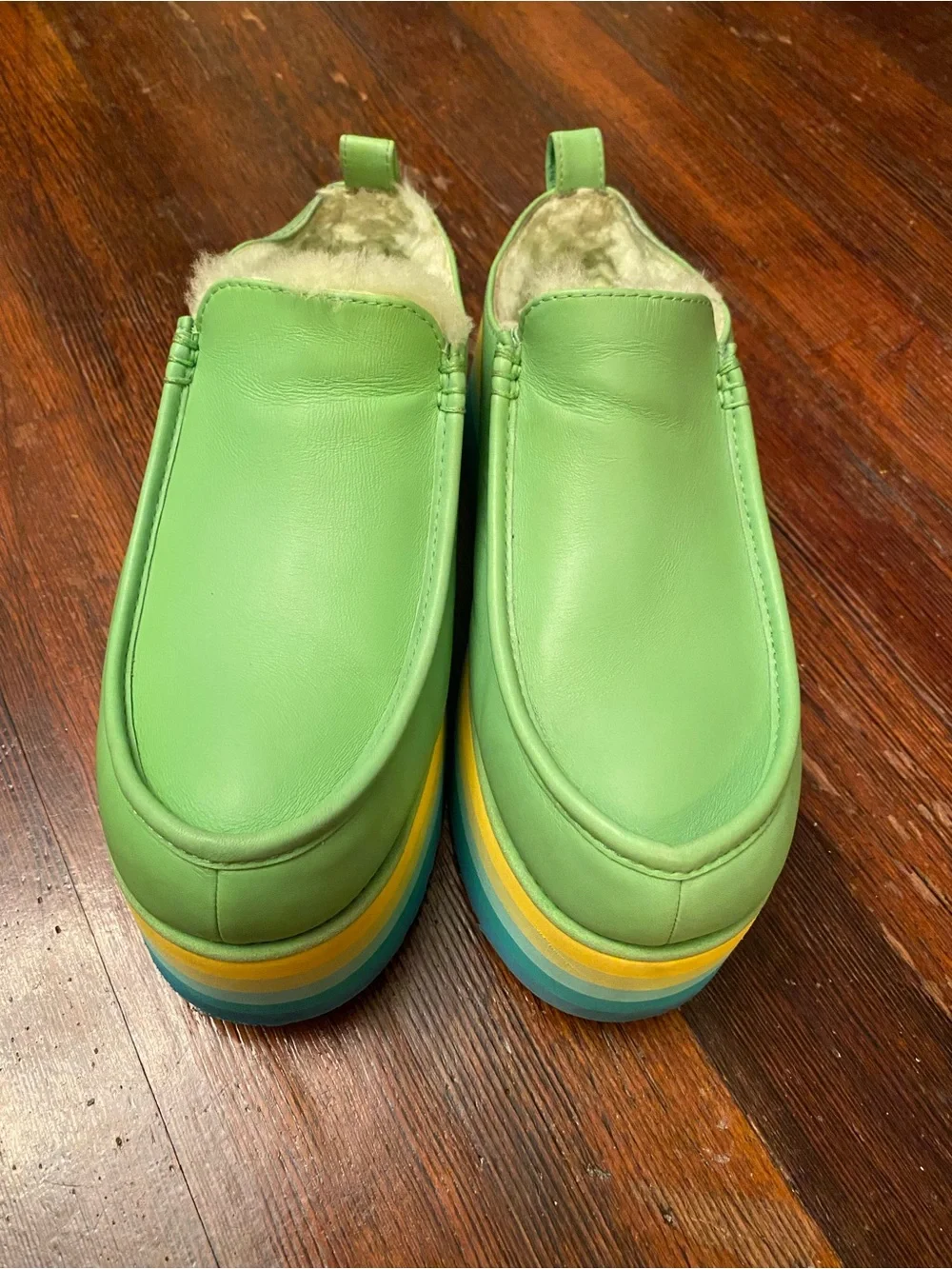 UGG bold green